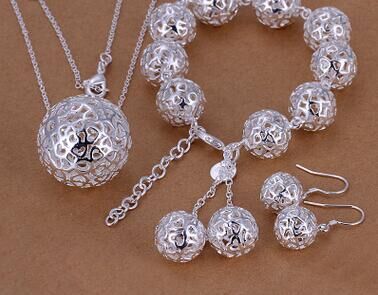 值符 Zhi Fu — The Chief Deity (珠宝 Jewelry for Wealth)